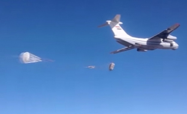 ВВС на Сирия с подкрепата на руски изтребители са доставили 30 тона хуманитарна помощ в Дейр ез-Зор