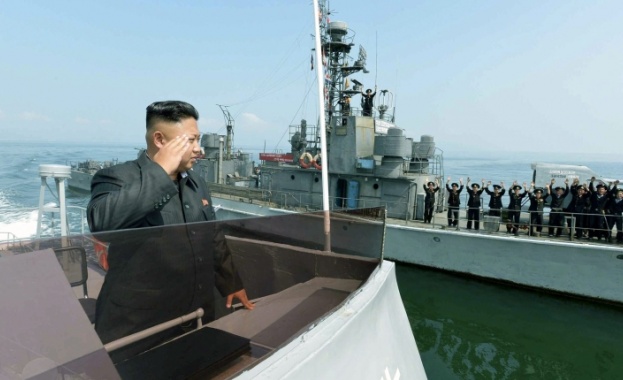 Пхенян изстреля ракета от подводница