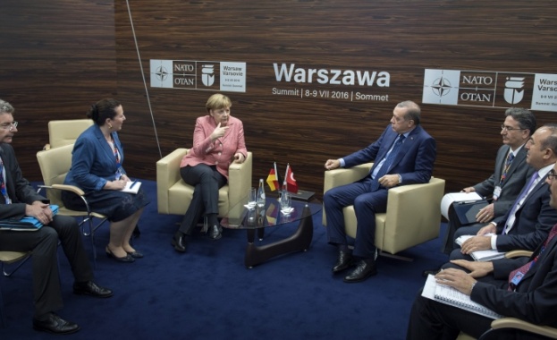 Остават различията между Германия и Турция след разговори между Меркел и Ердоган
