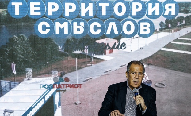 Лавров: НАТО иска да привлече в алианса все повече страни и да ги откъсне от Русия