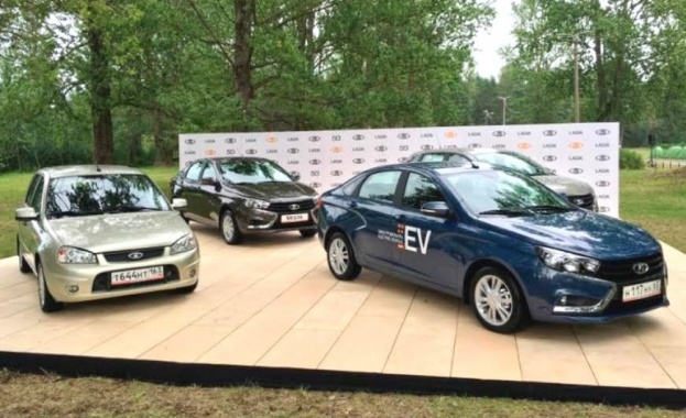 „Росатом" и АвтоВАЗ представиха новата електрическа LADA Vesta EV