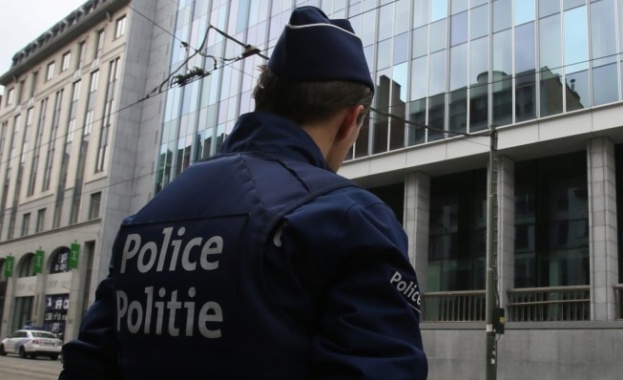 Нападател с мачете рани двама белгийски полицаи 