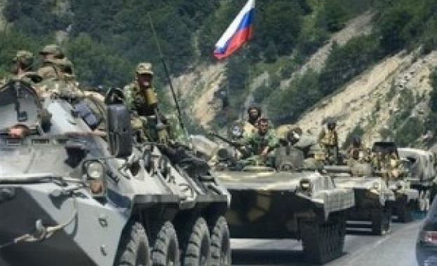 Руската армия уверено настъпва в няколко посоки, съобщава CNN. Нейните
