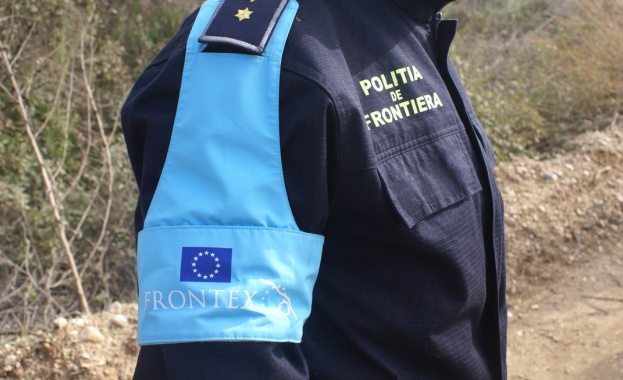 Frontex и Чехия изпращат още полицаи на границата ни със Сърбия и Македония