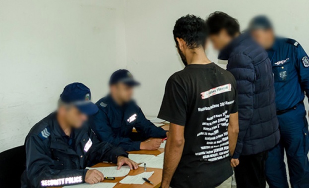 Мигранти с редовни документи от ДАБ с опит да напуснат страната в посока Сърбия