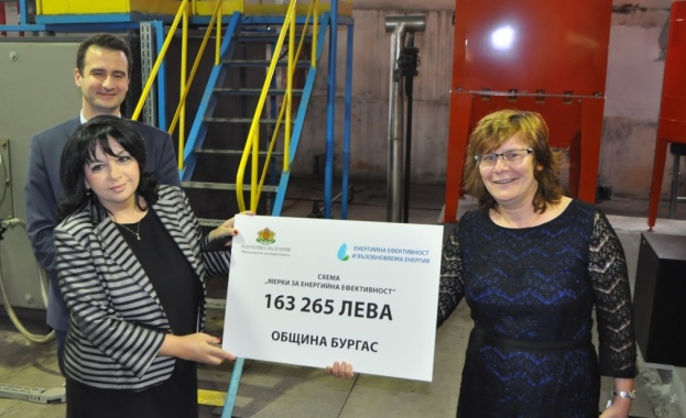 Министър Петкова “запали” нов биокотел, който ще топли 3000 ученици