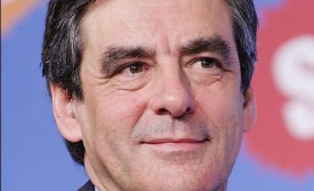 Кандидатът за президент на Франция Фийон обяви, че ще му повдигнат обвинение