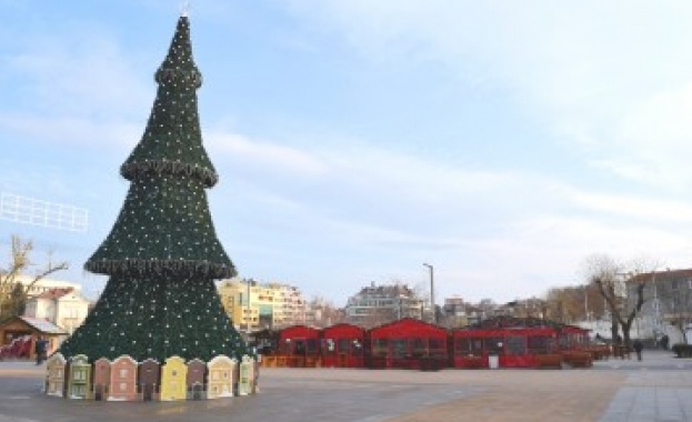 Коледният концерт в Бургас събира на една сцена известни български изпълнители