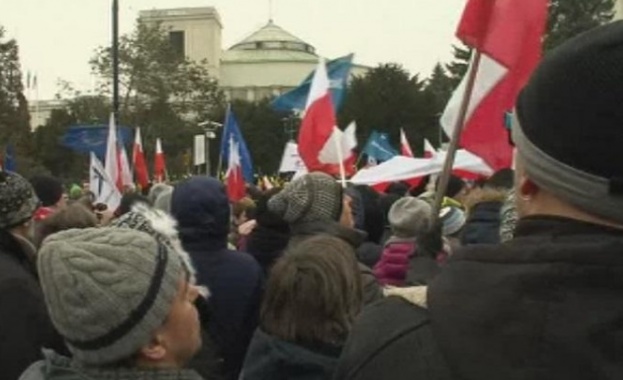 Продължават антиправителствените протести в Полша