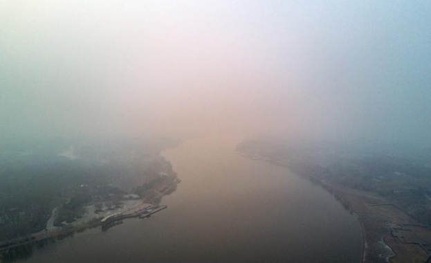 В Пекин обявиха червен код за опасно замърсяване на въздуха
