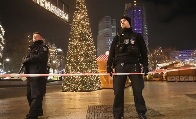 Германия почете жертвите от атентата в Берлин отпреди година