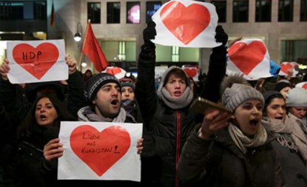 Протести срещу бежанците в Берлин  