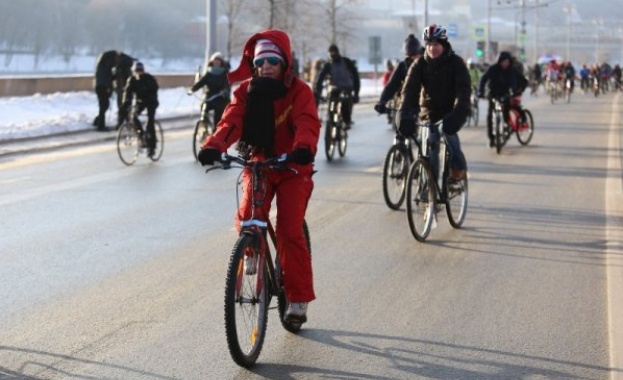 Студът не успя да спре колоездачите в Москва