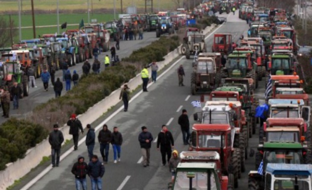 Обстановката в района на протеста на гръцките фермери е спокойна