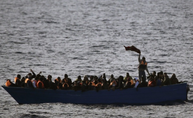 Над 900 мигранти бяха спасени край бреговете на Либия