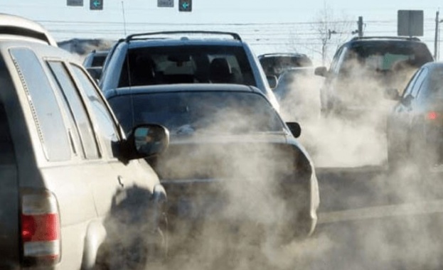 Започват проверки на емисиите от двигателите на колите в София