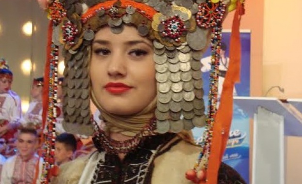 Чия грижа е любовта към българските танци – дискусия в „Точка на кипене“ по БНТ2