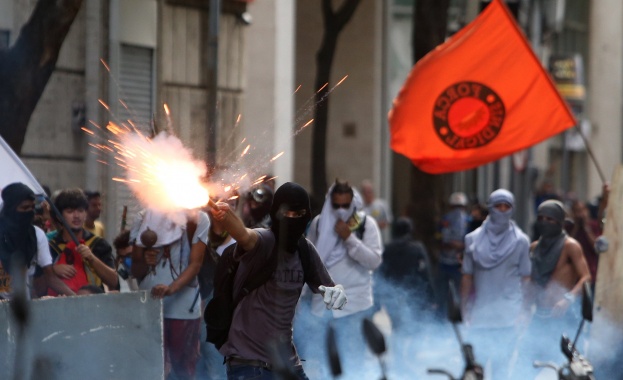 Над 100 загинали заради стачка на полицията в Бразилия