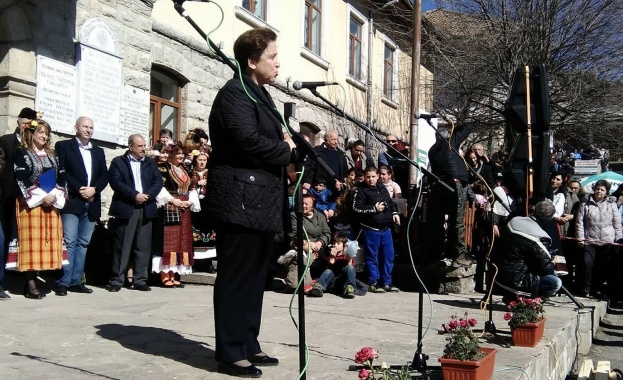 Дора Янкова: В днешната демографска и икономическа криза най-важно е да бъдем единни