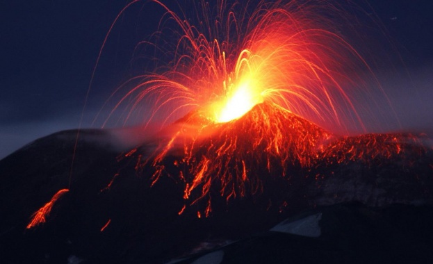 Вулканът Етна отново изригна 