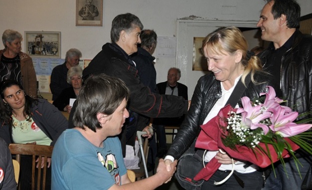 Елена Йончева се обяви против временна бежанска площадка край с. Капитан Андреево