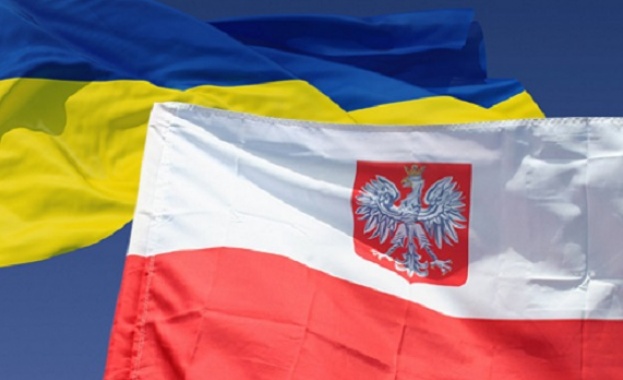 Полша подготви първи четири иска за реституция към Украйна