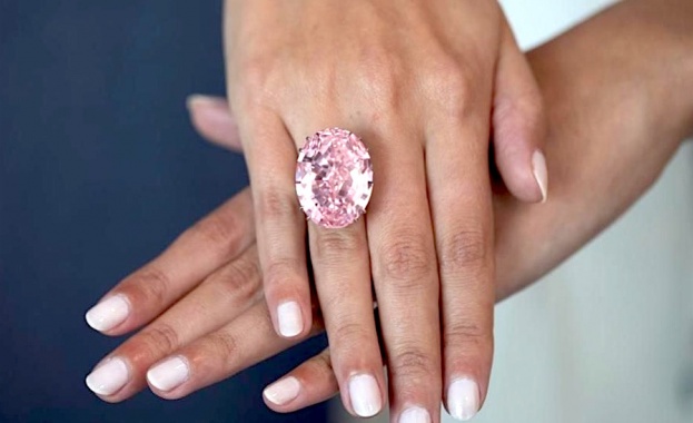 Продадоха за рекордните 71,2 млн. долара най-скъпия диамант
