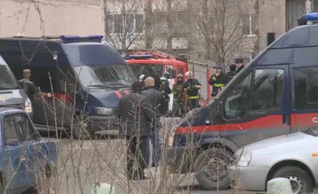 Обезвредиха взривно устройство в жилищен блок в Санкт Петербург