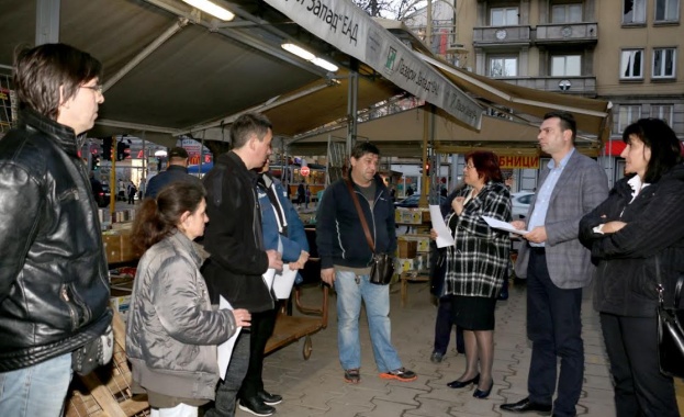 Милка Христова: Доволна съм, че накарахме столичния кмет да обещае да запази книжния пазар на "Славейков"