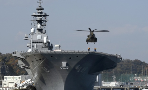 Япония изпраща разрушител да защитава US военни кораби 