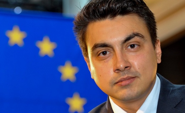 Момчил Неков е най-проевропейският млад евродепутат