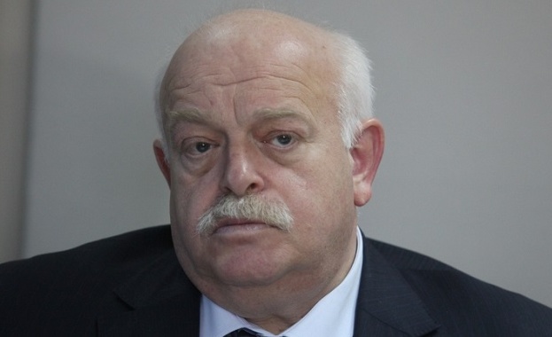 Дончо Атанасов остава шеф на АПИ
