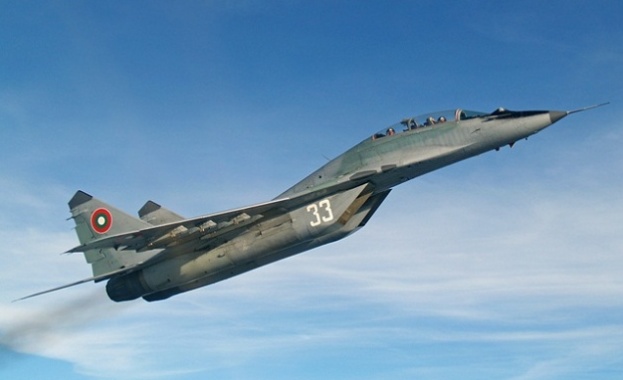 Български МиГ-29 отново оказаха помощ на пътнически  самолет