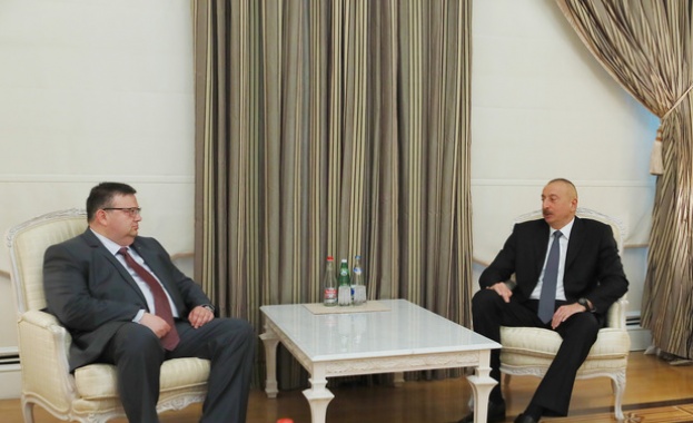 Главният прокурор е на посещение в Азербайджан