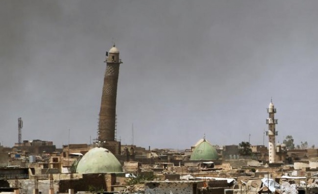 ИДИЛ взриви емблематична джамия, приеха го като знак за поражение