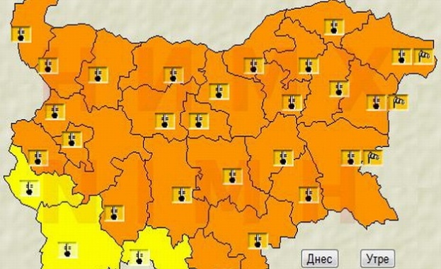 Оранжев код за опасно високи температури в 6 области на страната