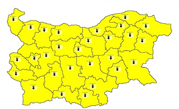 Жълт код заради горещото време в цялата страна