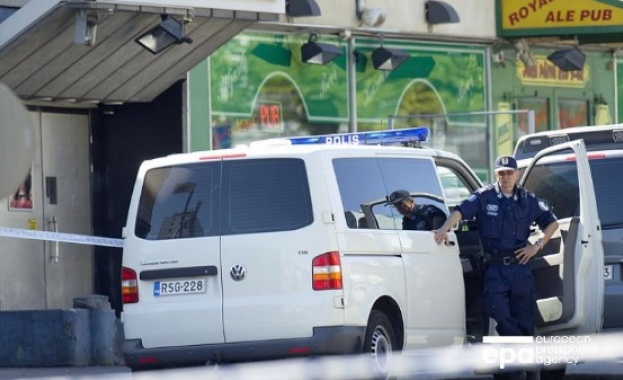 Автомобил се вряза в хора в Хелзинки, има загинал (обновена)