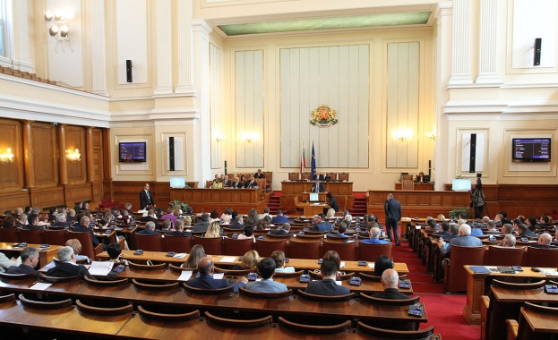 Депутатите поканиха главния прокурор, вътрешния министър и шефа на ДАНС в парламента