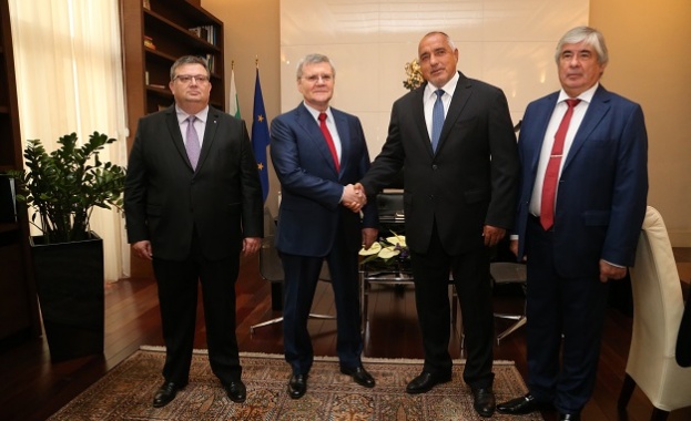 Борисов и Чайка обсъдиха борбата с тероризма, сигурността и туризма 