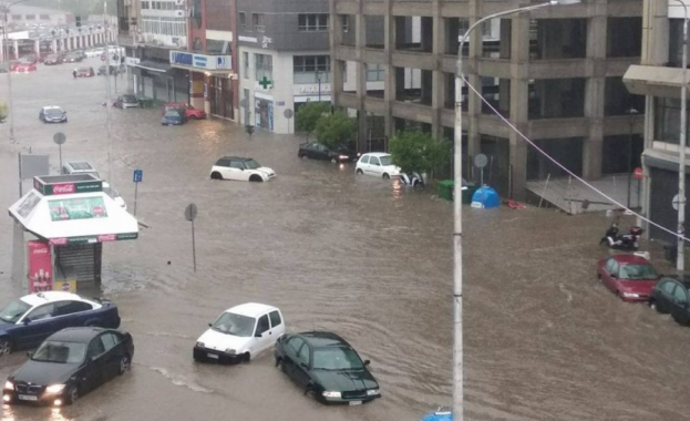 Поройни дъждове наводниха Солун