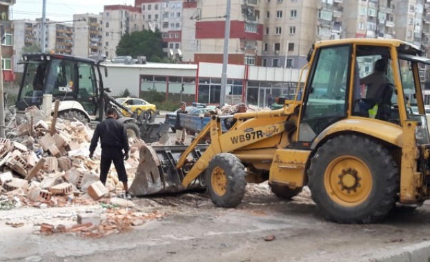 Отново премахват незаконни постройки в Столипиново