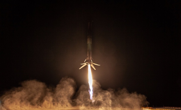 SpaceX изстреля ракета носител Falcon 9 с 60 микросателита Starlink,
