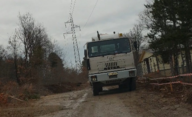 Посегнаха и на природен парк "Златни пясъци", строи се в местността Перчемлията