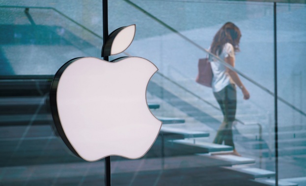 Приходите на Apple се свиха за второ поредно тримесечие в