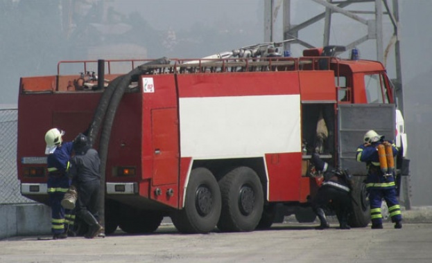Пет противопожарни автомобили са изпратени на сигнал за пожар възникнал