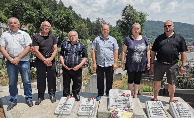 Почетоха паметта на убитите български офицери в Босилеград