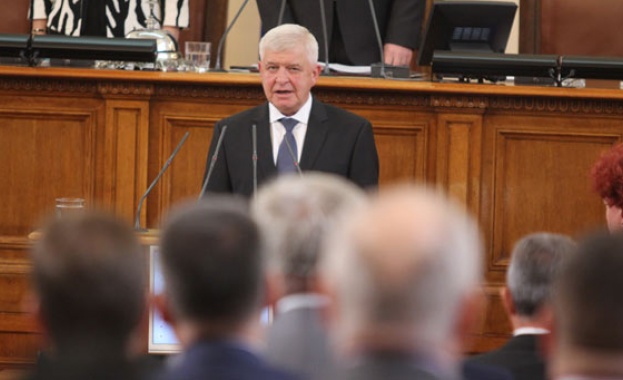 Здравният министър Кирил Ананиев актуализира заповедта си с която временно