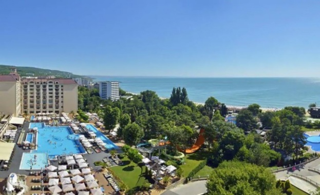 Три хотела в курорта Слънчев бряг вече работят и посрещат