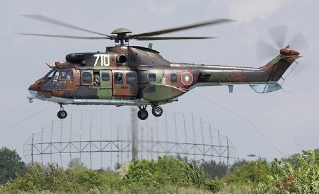 Вертолет от Крумово спаси бременна туристка, пострадала в Пирин